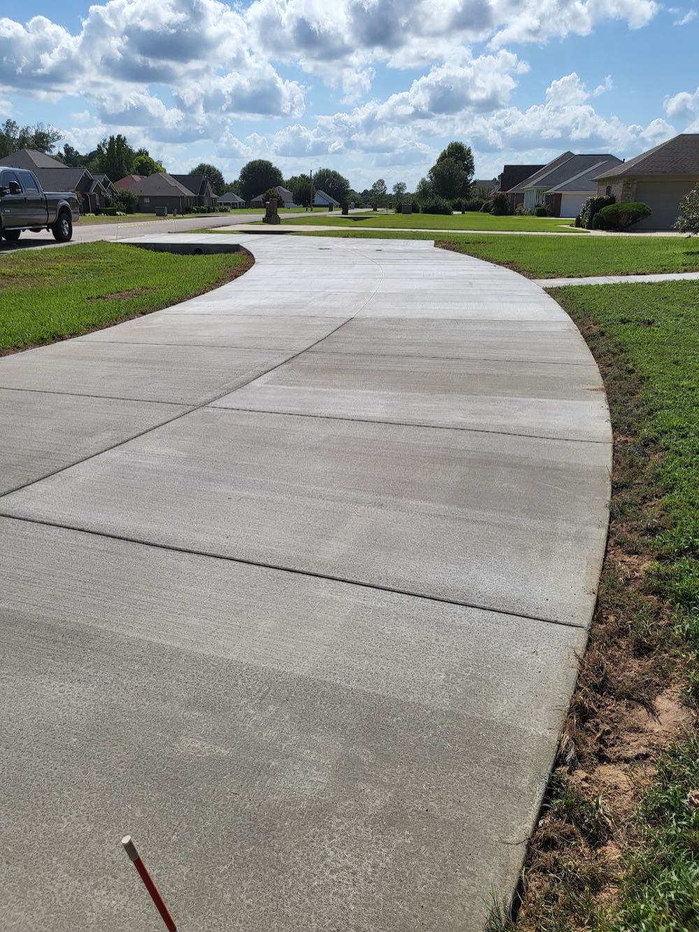 Curved driveway by TS Concrete in Memphis